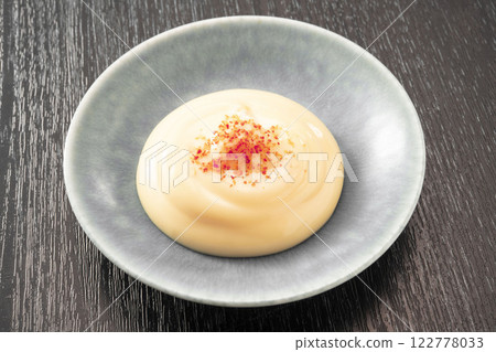 蛋黃醬配辣椒 122778033