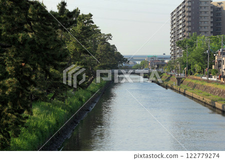 Ayase River along the Soka Matsubara Promenade 122779274