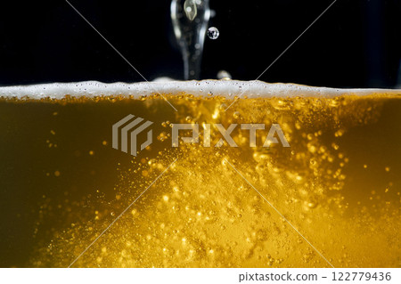 Pour the best tasting draft beer Pour the best tasting draft beer 122779436