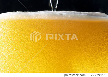 Pour the best tasting draft beer Pour the best tasting draft beer 122779453