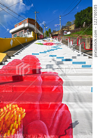 Scenery of the 99 steps of Seopiran in Tongyeong [South Gyeongsang Province, Korea] 122780585