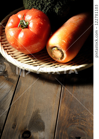 番茄、胡蘿蔔、綠花椰菜 122781103