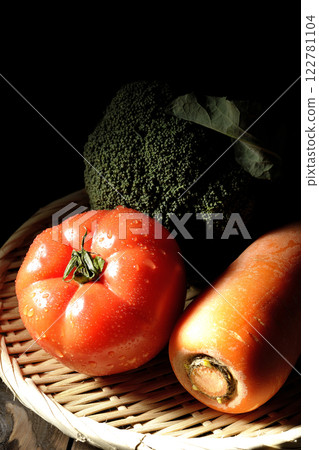 番茄、胡蘿蔔、綠花椰菜 122781104