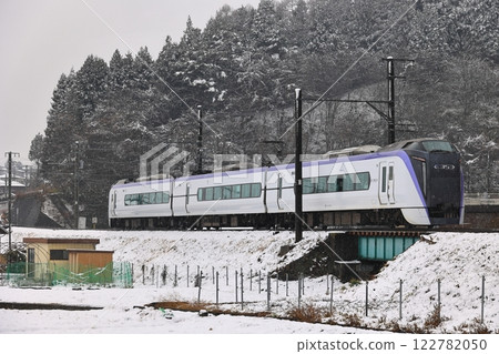 Fuji Kaiyu Railway ride through snowy scenery Fuji Kaiyu Railway ride through snowy scenery 122782050