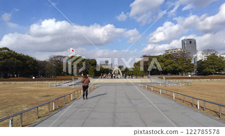 日本廣島縣廣島市廣島和平紀念公園廣島和平城紀念館和平之火原子彈爆炸圓頂照片 日本廣島縣廣島市廣島和平紀念公園廣島和平城紀念館和平之火原子彈爆炸圓頂照片 122785578