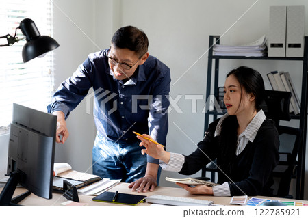 Architects and executives are consulting on the design 122785921
