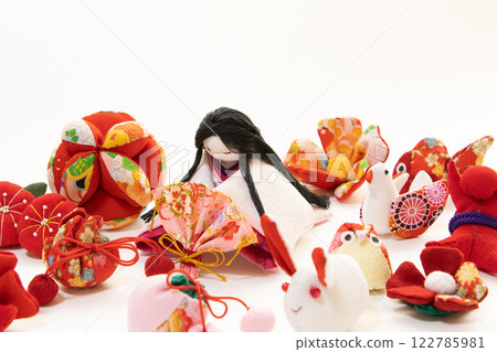 縐綢工藝吊墜娃娃和雛人偶 122785981