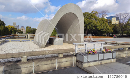 日本,廣島,廣島縣,廣島和平紀念公園,廣島和平城紀念館,和平之火,原子彈爆炸圓頂屋,對角線照片 日本,廣島,廣島縣,廣島和平紀念公園,廣島和平城紀念館,和平之火,原子彈爆炸圓頂屋,對角線照片 122786046