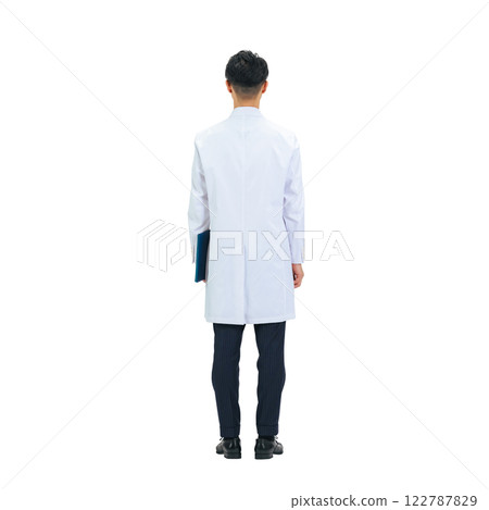 身穿白大褂的中年男子背影。 身穿白大褂的中年男子背影。 122787829