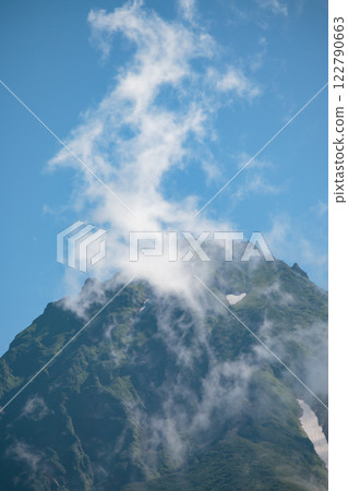 利尻山被雲霧籠罩 122790663