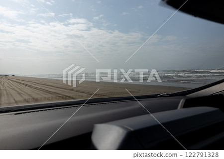 View from a car driving along Chirihama Nagisa Driveway in Ishikawa Prefecture 122791328