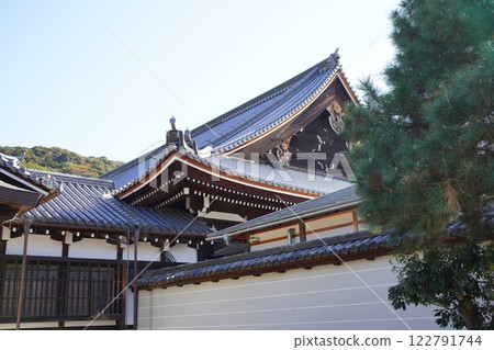 京都神社寺廟的秋季風景 122791744