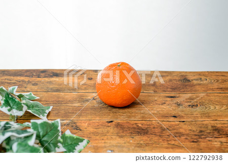 Iyokan: A rich-tasting citrus fruit that is a specialty of Ehime Prefecture 122792938