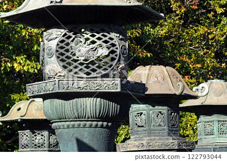 Copper lanterns at Ueno Toshogu Shrine [Taito Ward, Tokyo] 122793044