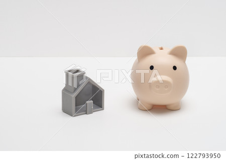 Model house and piggy bank Model house and piggy bank 122793950