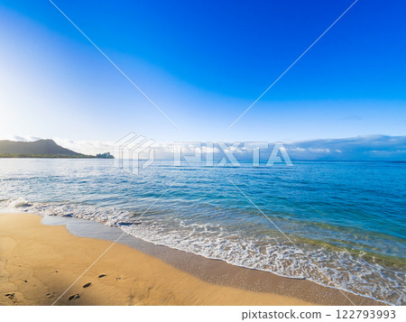Hawaii Waikiki Beach and Diamond Head 122793993
