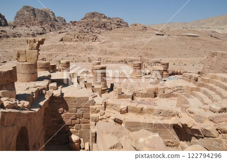 約旦, 佩特拉, 佩特拉遺址, 大神殿（宙斯神殿） 122794296