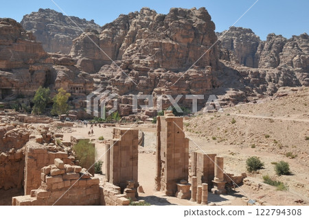 Jordan, Petra, Petra ruins, Arc de Triomphe 122794308