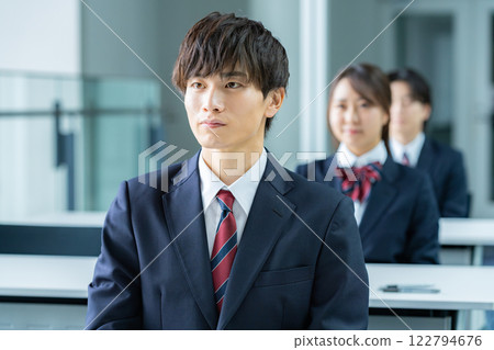 參加考試的學生 122794676