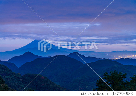 （靜岡縣）伊豆之國市 - 沼津阿爾卑斯山上的富士山開始變色 122794988