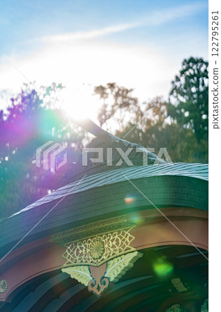 宮城縣護國神社，朱紅色的拜殿，山牆裝飾 122795261