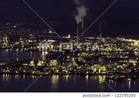 Tokuyama: Night view of the coast of Shunan City, Yamaguchi Prefecture Tokuyama: Night view of the coast of Shunan City, Yamaguchi Prefecture 122795285