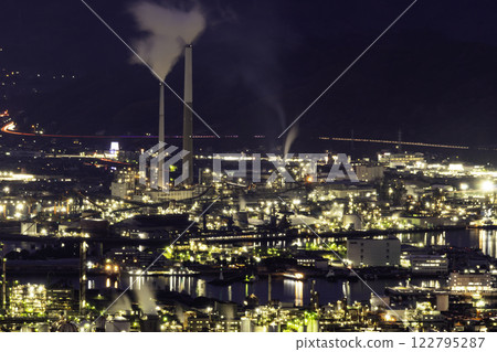 Tokuyama: Night view of the coast of Shunan City, Yamaguchi Prefecture Tokuyama: Night view of the coast of Shunan City, Yamaguchi Prefecture 122795287