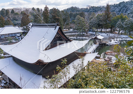Snow-covered Eihoji Temple (Tajimi City, Gifu Prefecture) 122796576