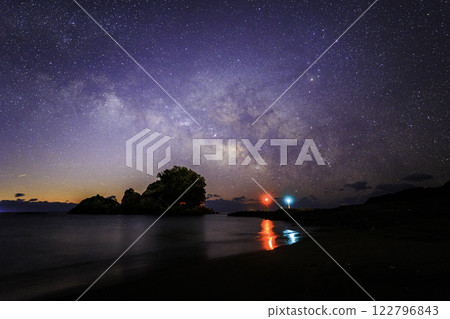 Ohama Beach, Tokushima Prefecture, the torii gate of Tateshima Shrine, and the Milky Way 122796843