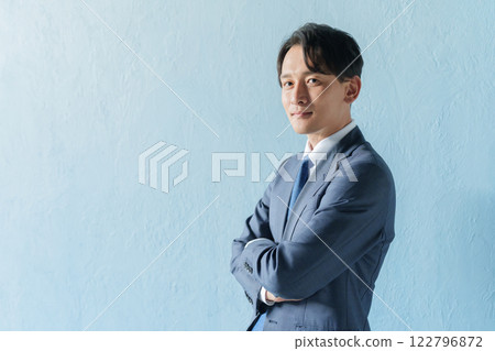 微笑的商人(藍背) 微笑的商人(藍背) 122796872