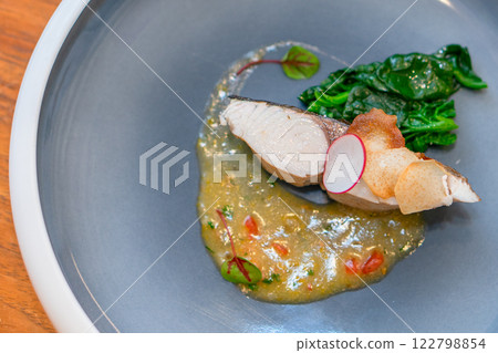 法國菜,魚類菜餚,鯖魚,美麗,藝術 法國菜,魚類菜餚,鯖魚,美麗,藝術 122798854