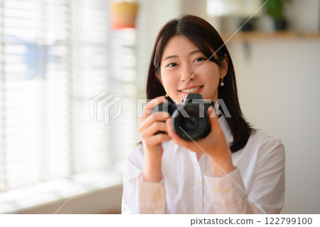 Portrait photography of a female model 122799100