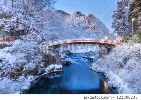 Tochigi Nikko_Snowy scenery of Shinkyo Bridge over Otani River Tochigi Nikko_Snowy scenery of Shinkyo Bridge over Otani River 122800233
