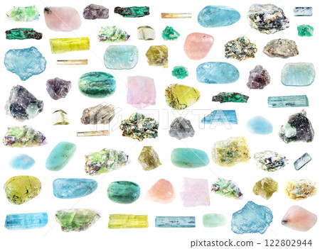 natural specimens of uncut beryl rocks cutout natural specimens of uncut beryl rocks cutout 122802944
