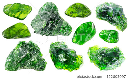 specimens of uncut chrome diopside rocks cutout specimens of uncut chrome diopside rocks cutout 122803097
