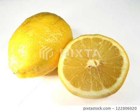 Meyer Lemons: Fresh Citrus Ingredients for Natural and Sweet Culinary Creations 122806020