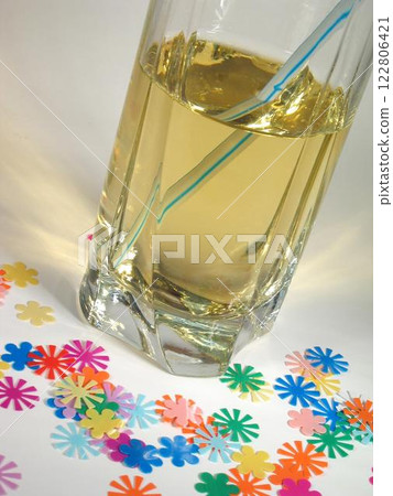Glass of apple juice background 122806421