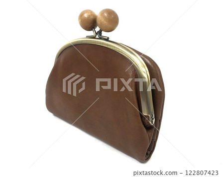 Bi-fold wallet with clasp Bi-fold wallet with clasp 122807423