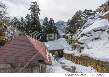 山形縣,山寺(寶珠山立石寺),雪景,風景絕佳的寺廟 山形縣,山寺(寶珠山立石寺),雪景,風景絕佳的寺廟 122809292