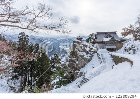 Yamagata Prefecture, Yamadera (Hojusan Risshakuji Temple), snow scenery, magnificent temple 122809294