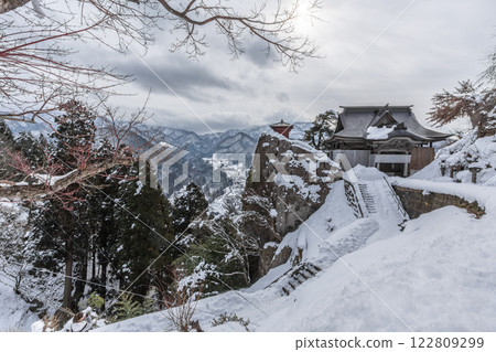 山形縣,山寺(寶珠山立石寺),雪景,風景絕佳的寺廟 山形縣,山寺(寶珠山立石寺),雪景,風景絕佳的寺廟 122809299