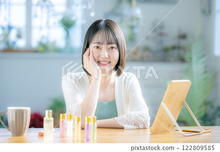 Young women's skin care 122809585