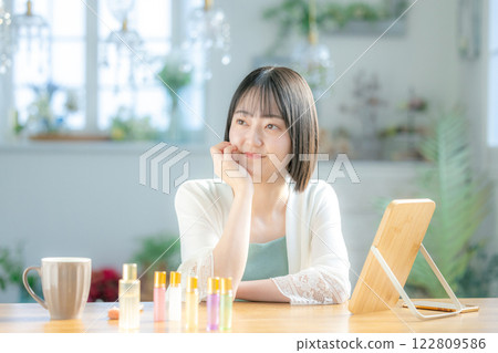 Young women's skin care 122809586