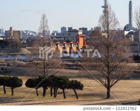 Winter trees and Akabane's Akasuimon Gate 122811562