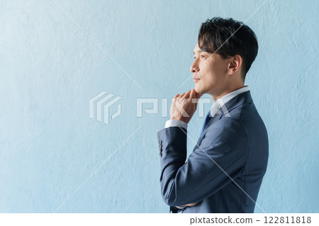 思考的商人（藍背） 122811818