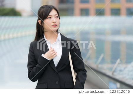 西裝革履的女商人 新人 名古屋榮 OASIS21 水上太空船 Ennui 西裝革履的女商人 新人 名古屋榮 OASIS21 水上太空船 Ennui 122812046
