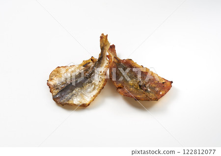 烤竹莢魚 - 一道美味的圖像 烤竹莢魚 - 一道美味的圖像 122812077