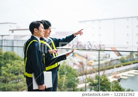 A male construction manager working 122812362