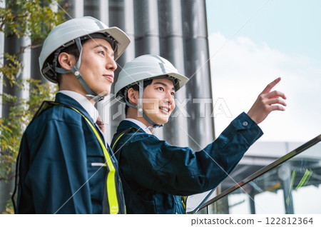 A male construction manager working 122812364