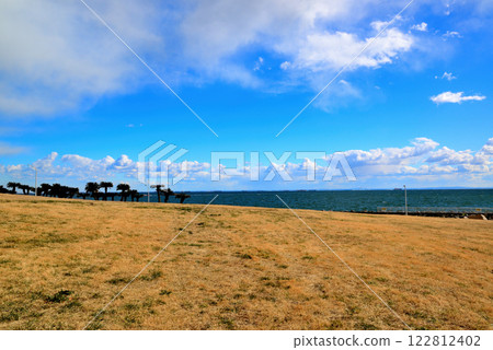 從若洲海濱公園欣賞美麗的天空和袖浦地區 從若洲海濱公園欣賞美麗的天空和袖浦地區 122812402